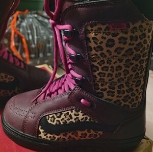 Vans Snowboard Boots Women's 7.5